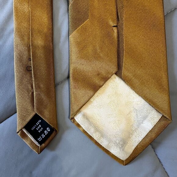 Versace XL Gold Silk Tie Abstract Swirl Medusa Logo Made In Italy  67"L x 3.75"W - Picture 13 of 16